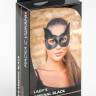 Черная кожаная маска с прорезями для глаз и ушками
